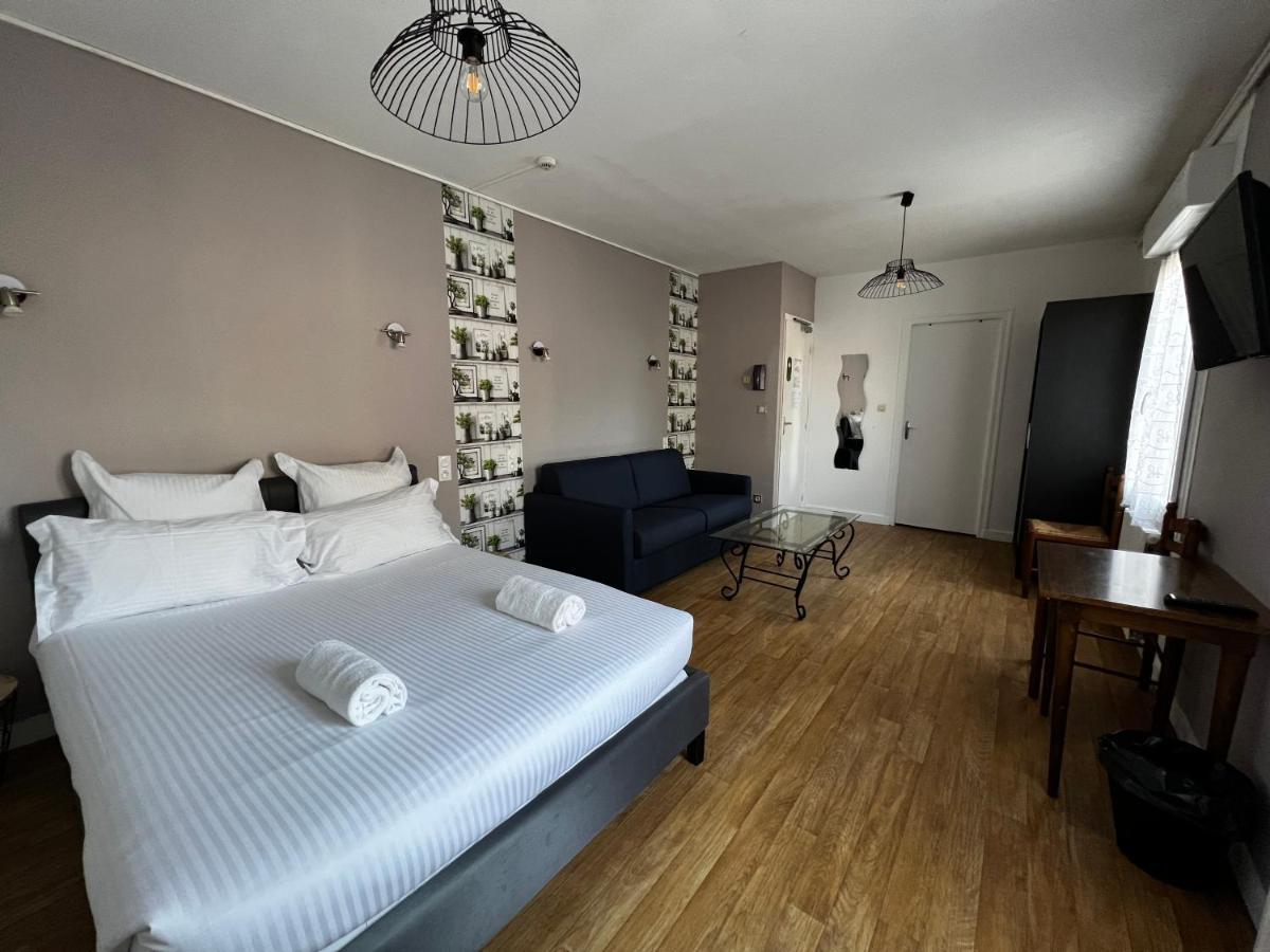 Hotel Les Montois ソー エクステリア 写真