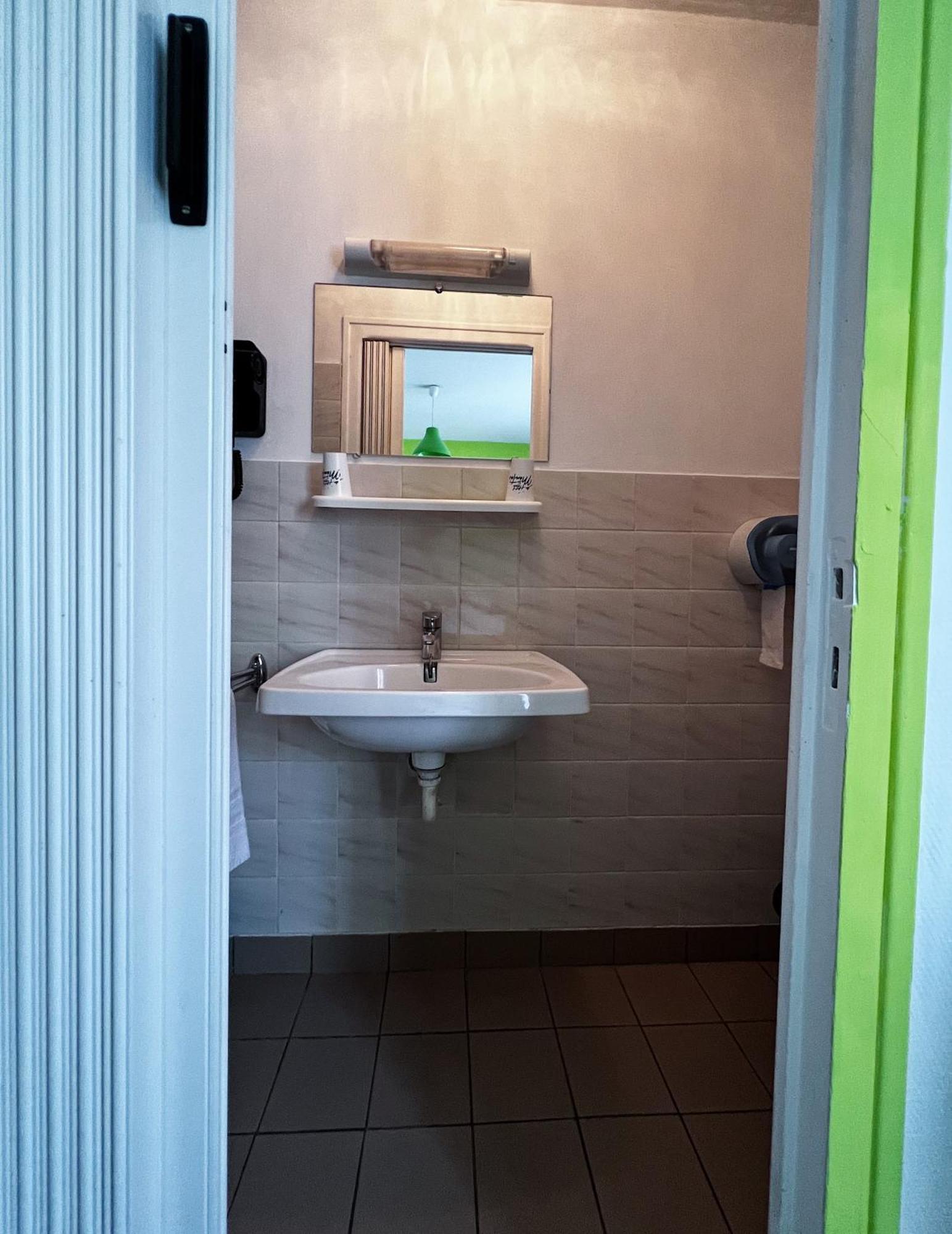 Hotel Les Montois ソー エクステリア 写真