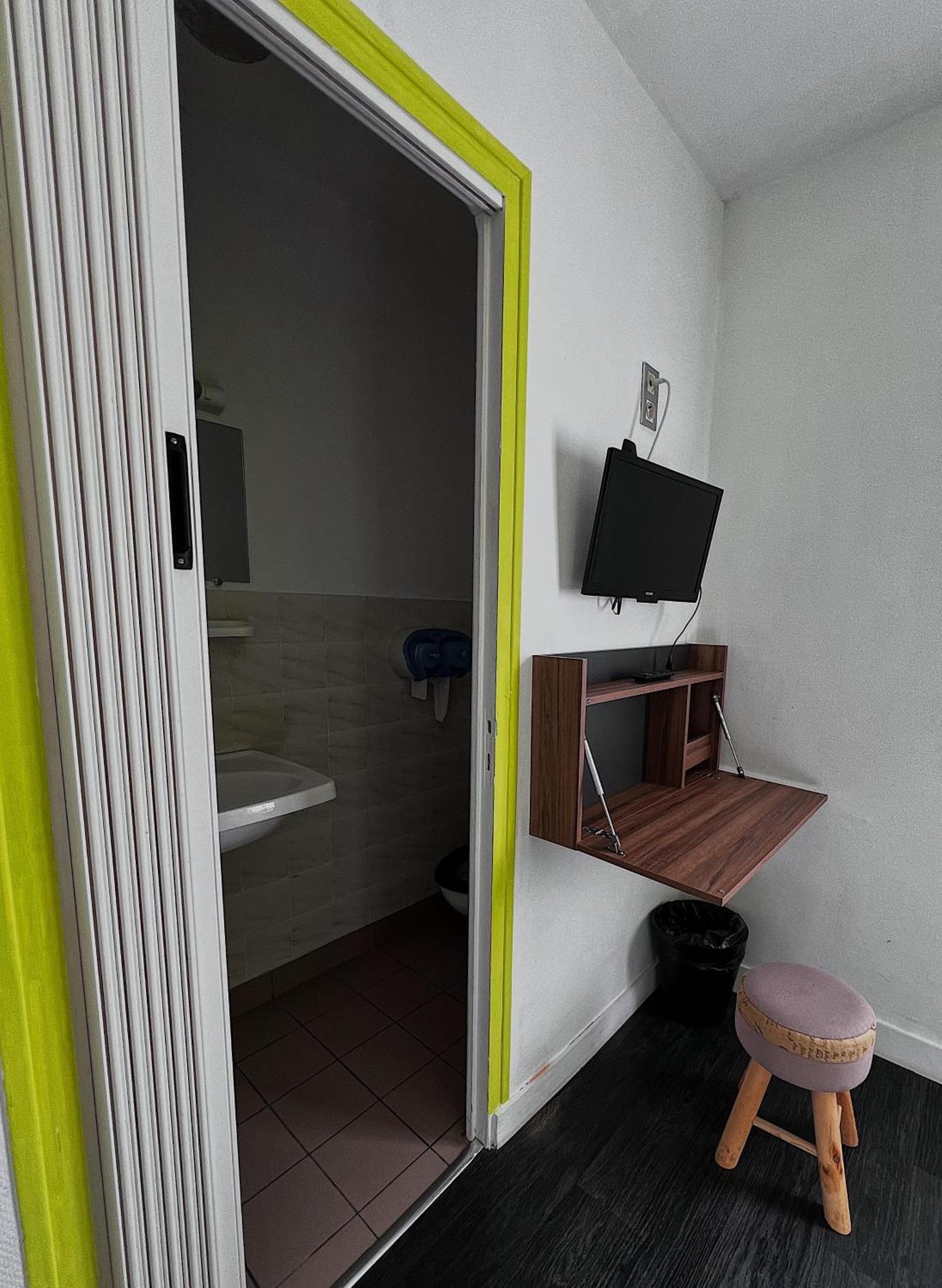 Hotel Les Montois ソー エクステリア 写真