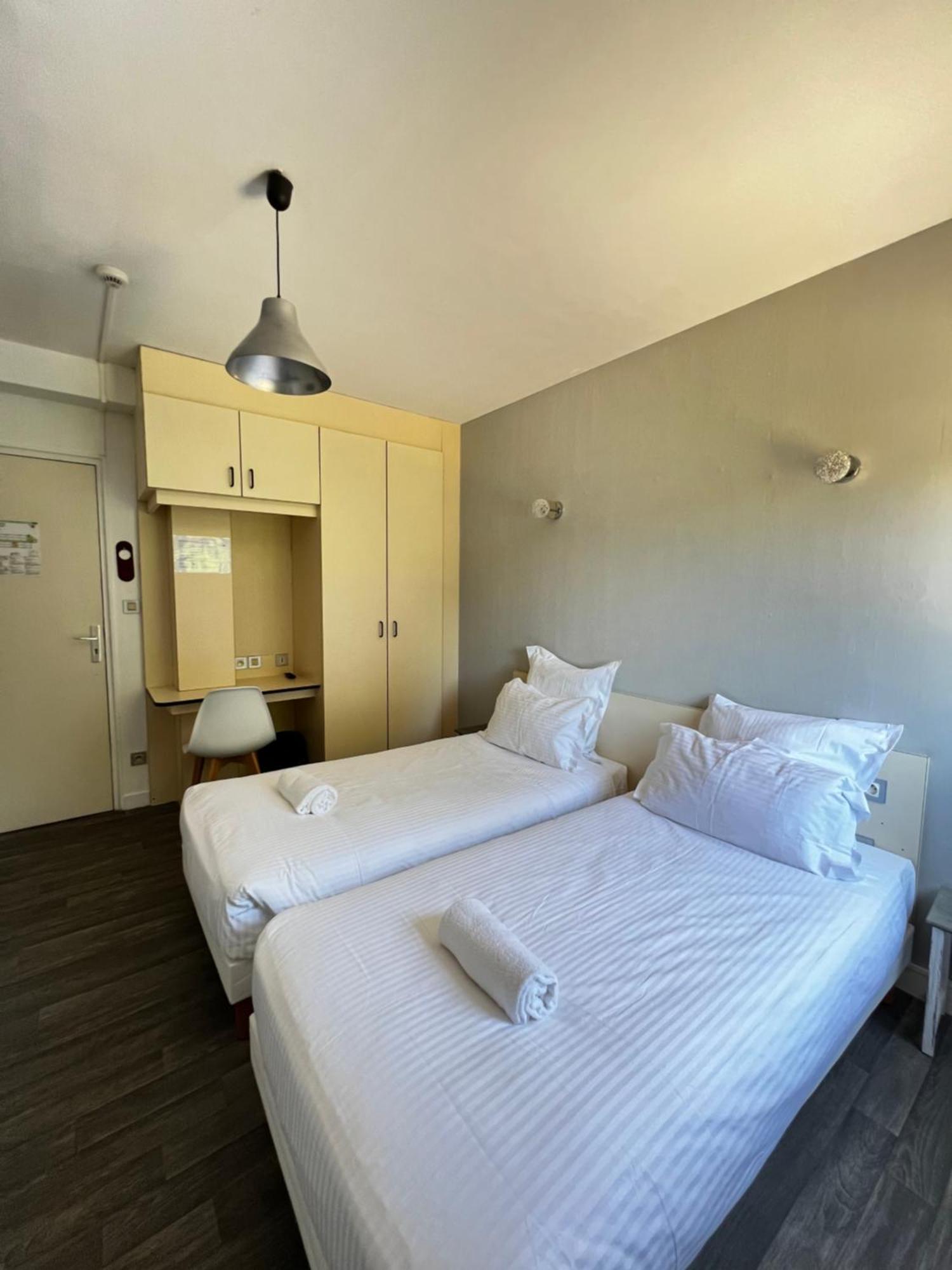 Hotel Les Montois ソー エクステリア 写真