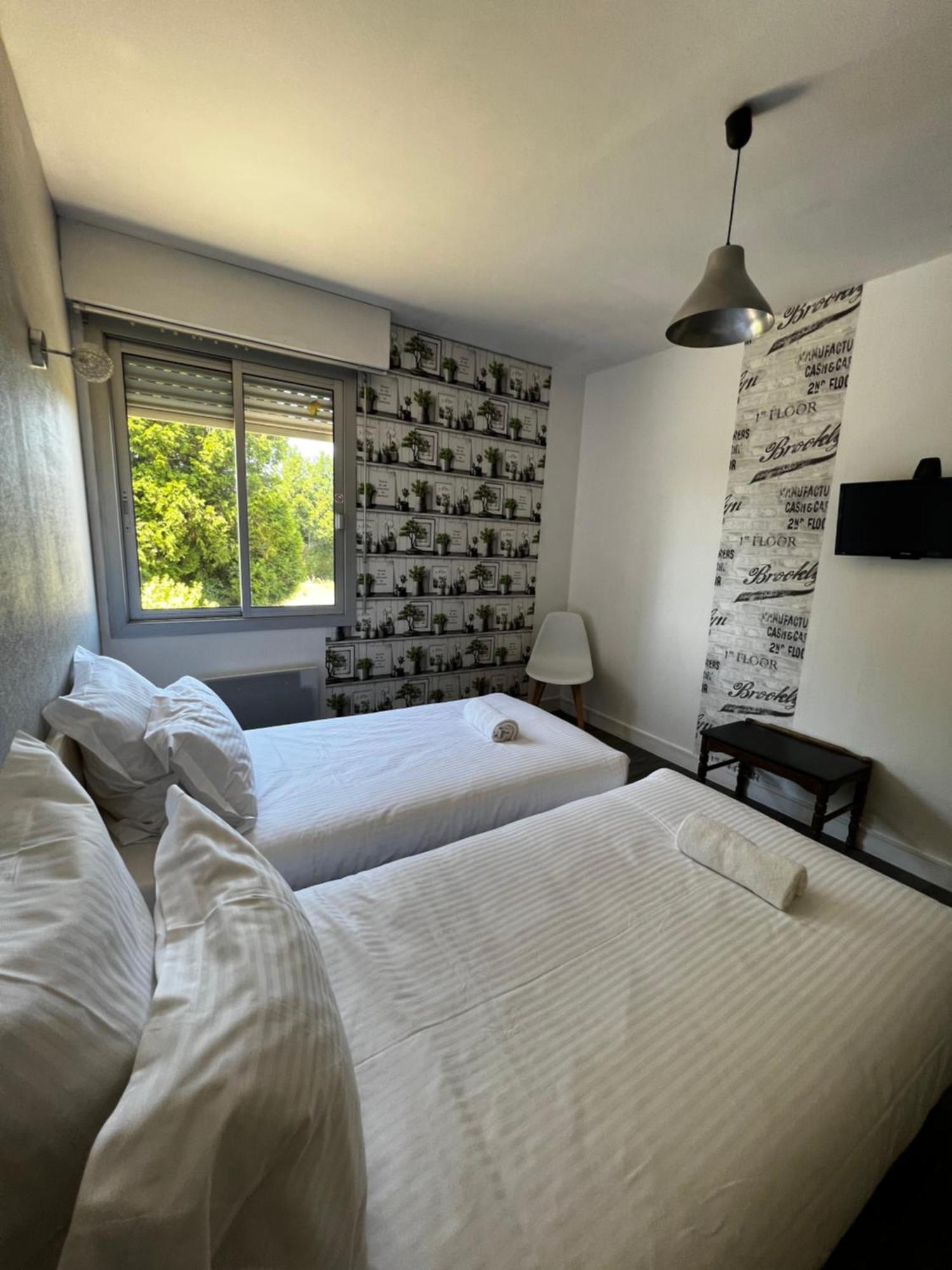 Hotel Les Montois ソー エクステリア 写真